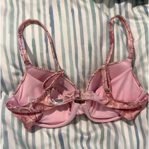 NWT Victoria’s Secret Bikini Top 32D Pink Snakeprint - Picture 3 of 4